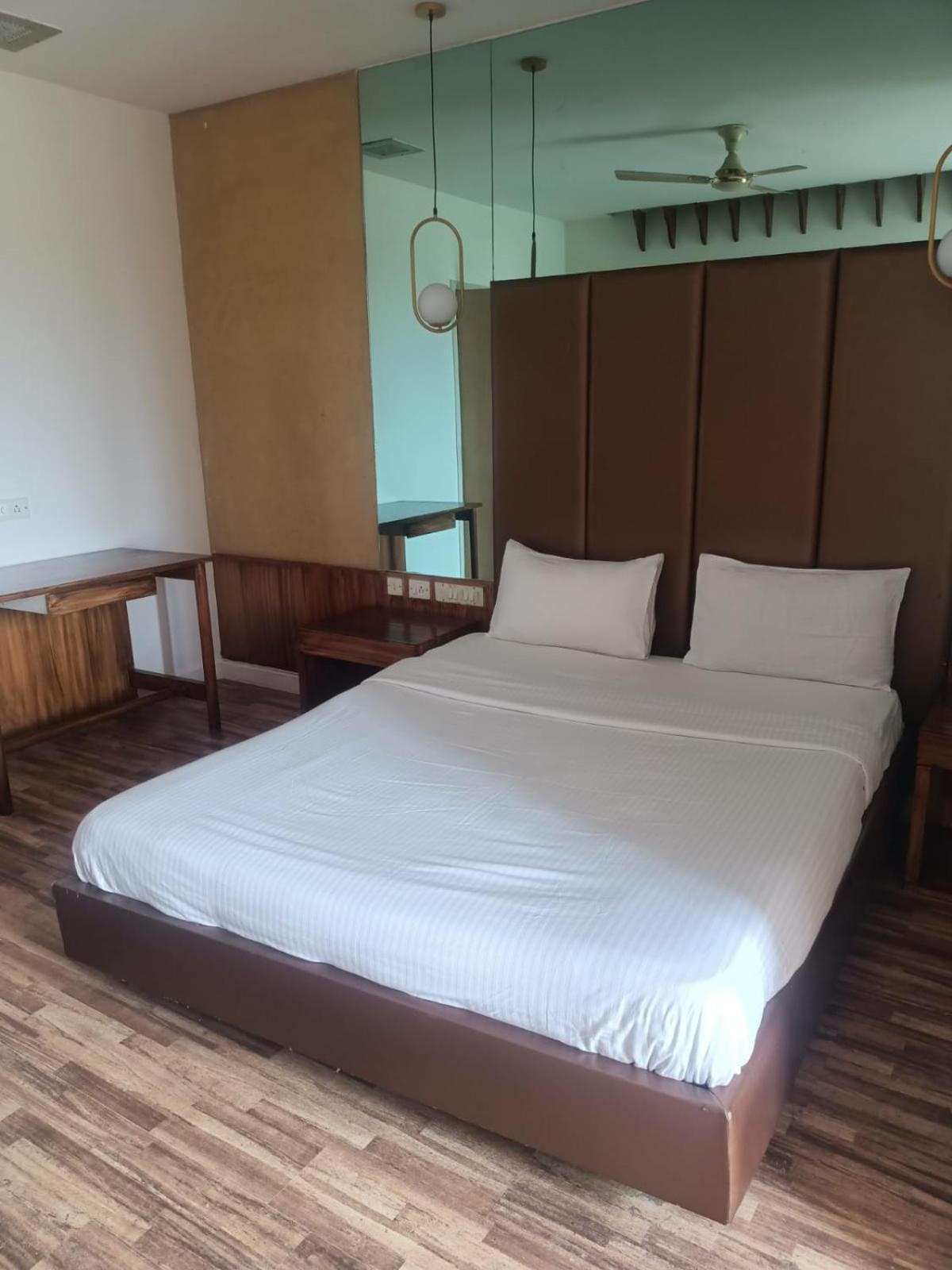 Purple Inn Mysuru Zewnętrze zdjęcie