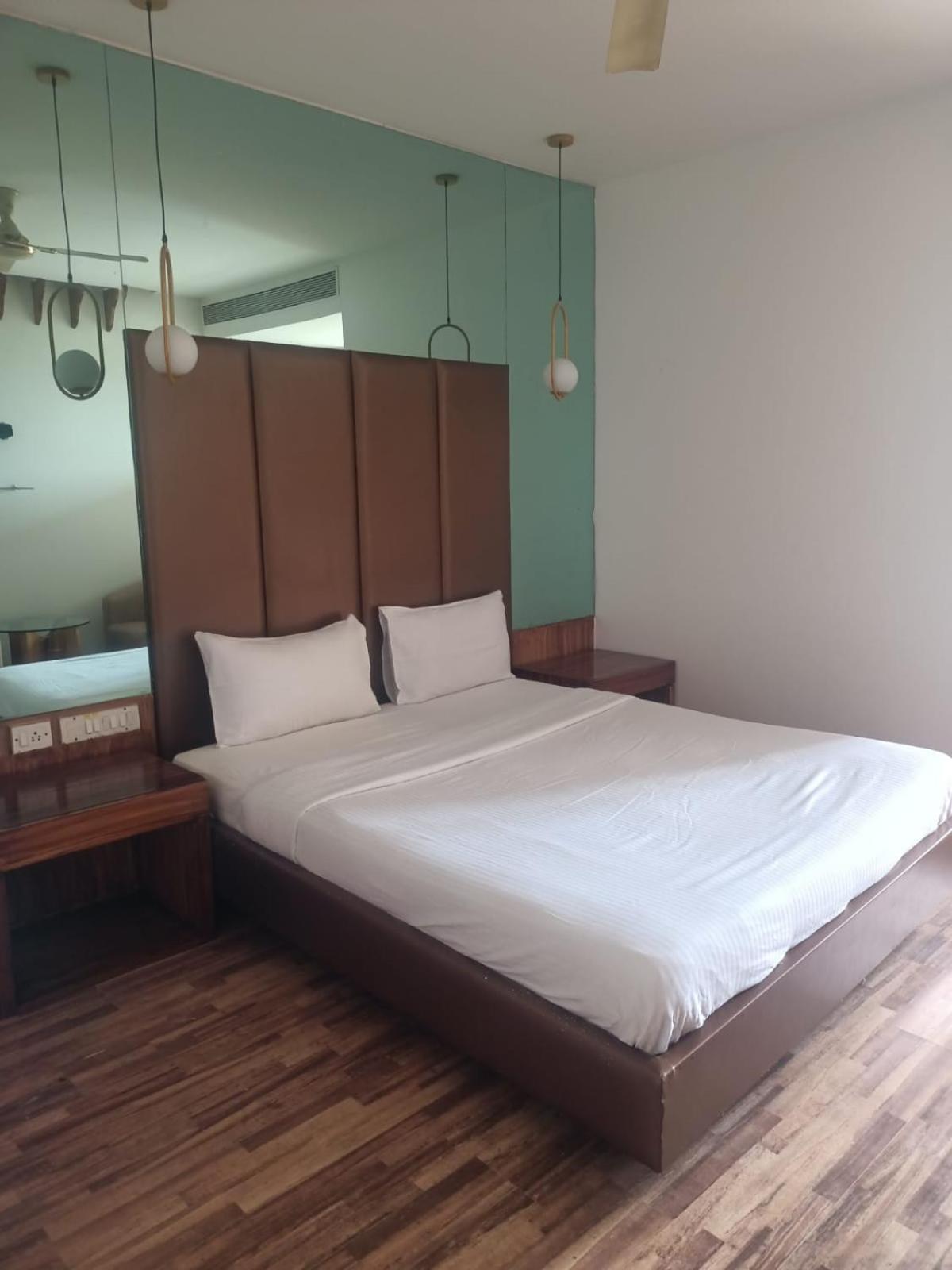 Purple Inn Mysuru Zewnętrze zdjęcie